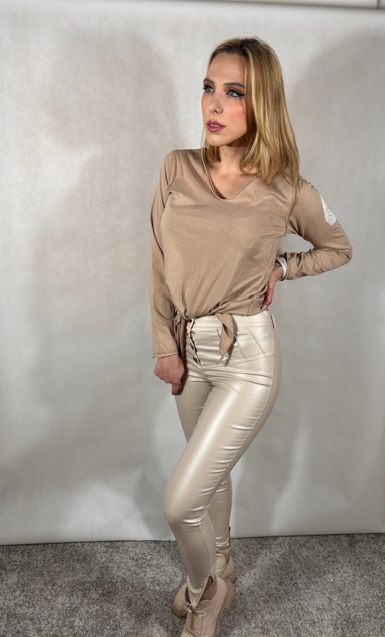 By Me vajszínű bőrhatású nadrág